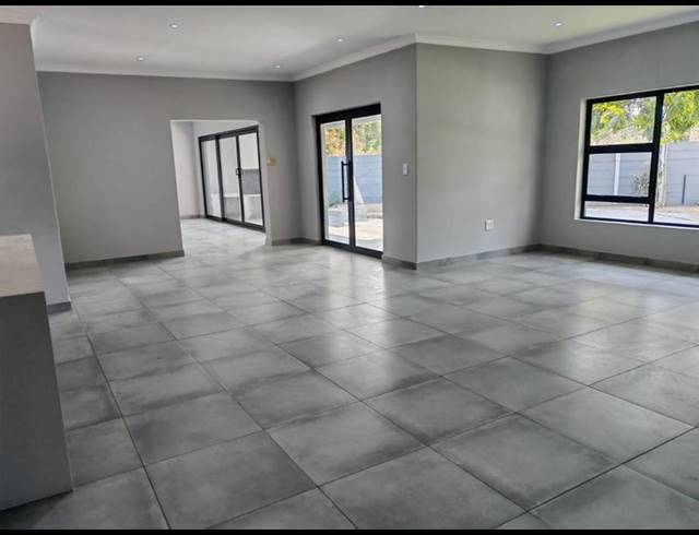 4 BEDROOM HOUSE FOR SALE IN WELGELEGEN